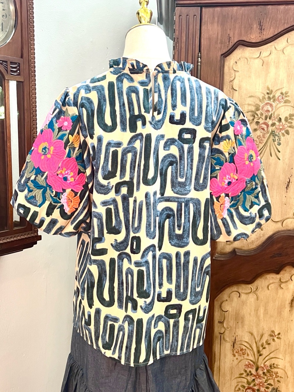 THML Embroidered Puff Sleeve Abstract Coastal Cowgirl Boho Statement Top Size XL - Picture 4 of 10
